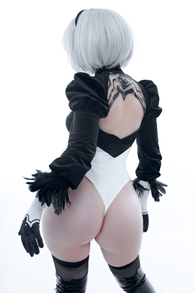 2B – Lada Lyumos – Nier Automata