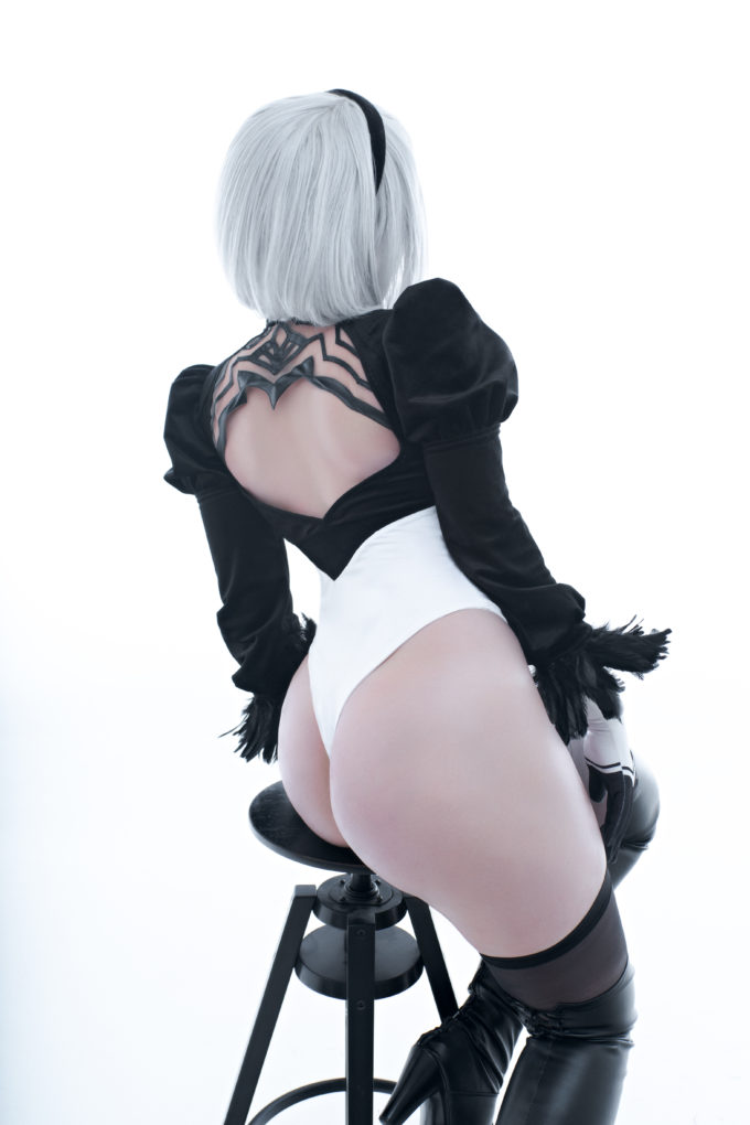 2B – Lada Lyumos – Nier Automata